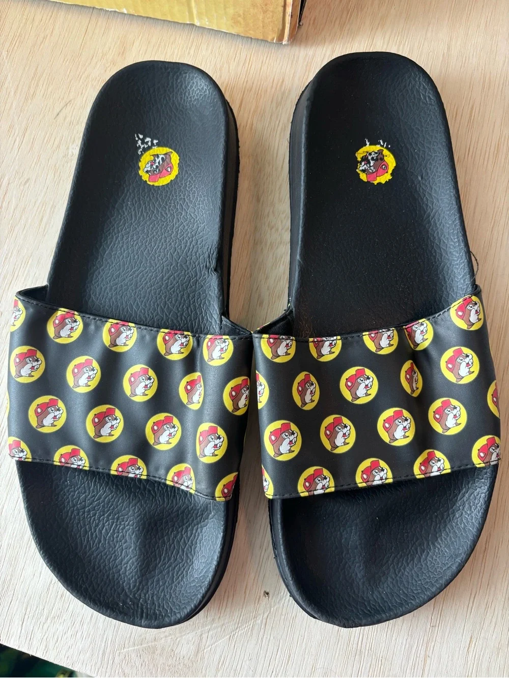 EUC Buc-ee's Official Men's Sandals Slides Flip Flops Men size 13
